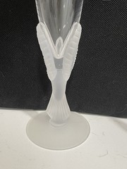 Sasaki Crystal Glass WINGS Champagne Flute Cocktail FROSTED BIRD Dove 9-1/4″