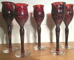 A Lot of 5 Hand Blown Champagne Flutes, Nice Peacock-Feather-Like Patterns, New