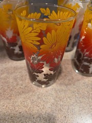 Vintage Drinking Glasses Water/Juice Tumblers Mums 4.5 inch Set Of 4