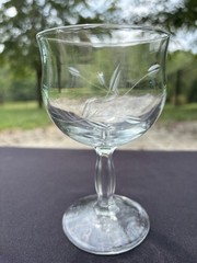 Clear Gray Cut Plants 5 1/2″ Tulip Shaped Wine Multisided w/ Stem (UNK8810)