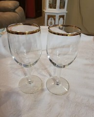 Beautiful Pair of Vintage Crystal Gold Rimmed Water Goblets/Wine Glasses in…