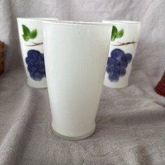 Three Bartlett Collins Gay Fad Grapes 5” White 10 Ounce Drinking Glasses