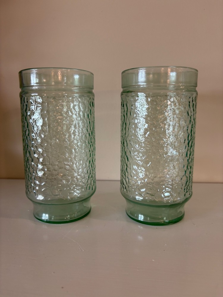 Set of 2 Libbey Chateau 6″ Pebbled Texture Glasses