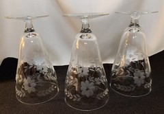 Unknown Manufacturer Gray Cut Flowers & Leaves Optic Panel Iced Tea