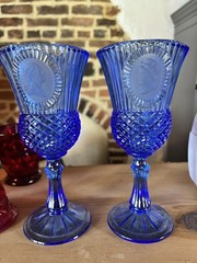 2 Vintage Avon Fostoria Glass George Washington Cobalt Blue Stemmed Goblets 8″