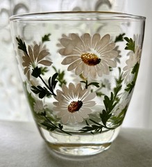 4 – MCM Libbey Glass White Daisy 8oz. Glass Yellow Rim 3.5” Excellent Condition