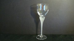 Mikasa Sea Mist 8 3/8″ Clear Frost Wine Glass – 1