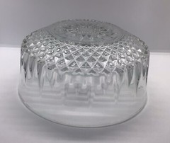 Vintage France Crystal 8″ wide Bowl Starburst Design by Arcoroc, Excellent