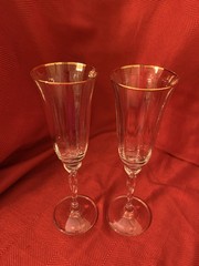 Oneida Chateau Gold Rimmed Champagne Flutes