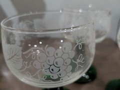 Three French Luminarc Emerald Green Beehive Stem Grape Etched VCA Wine Glasses
