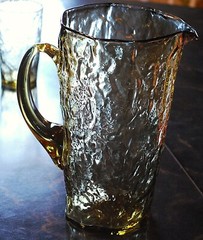 Vtg Set MORGANTOWN TOPAZ CRINKLE GLASS 4 Flat Tumblers & 1 Large 60 oz Pitcher