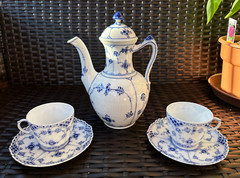ROYAL COPENHAGEN 5-Piece Blue Fluted Coffee Set:Coffee Pot, Flat Cup&Saucer MINT