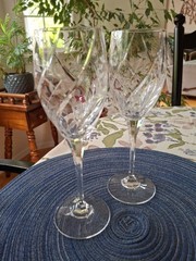Pair of MIKASA ENGLISH GARDEN 8.125″ White Wine Glass Lead Crystal Stemware 5 oz