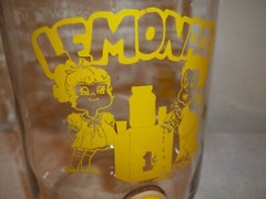 Vtg 1983 Cute Boy & Girl Lemonade Stand Glass Sun Tea Jar w/Spigot & Pour Spout