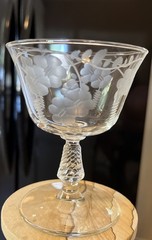 Vintage Floral Etched 4.5″ Champagne Glasses – Set of 4 Elegant Drinkware