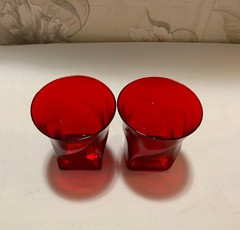 Two (2) Red Textured Swirl Round Top Square Base 4″ Tumblers Glasses – Not Flash