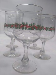 Libbey Glass Company LRS3 Green & Red Holly Red Ribbon Gold Trim 5 Water Goblet