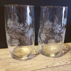 Vintage White Floral Drinking Glass Set Two Tumblers and Two Juice Glasses