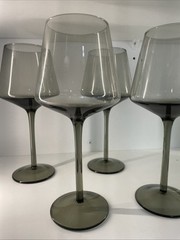 Set of 4 Mid Century Modern Wine Glasses Barware Smoke Grey/ Black 9″ STYLISH