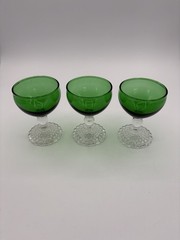 3 Vintage 1950’s Anchor Hocking FOREST GREEN BUBBLE Foot LIQUOR COCKTAIL GLASSES