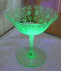 Vintage Cambridge Rosalie Uranium Green Etched Crystal Glass Goblet – Glows!