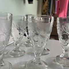 VTG Arcoroc France Clear Embossed Fruit Footed 8oz Wine Glasses set of 6 *EUC*