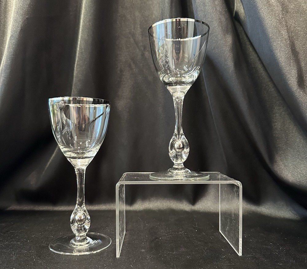 Set Of 2 Atlas Platinum Trim Wine Glasses With Platinum Ball Stem