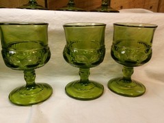 12 Vintage Indiana Glass Avocado Green Kings Crown Thumbprint 4 3/8″ Goblets