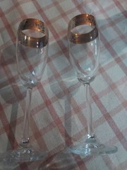 Set 2 Crystal Champagne Flute Glass with Beautiful Gold Trim