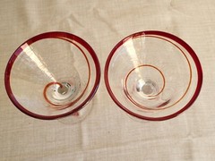 TGI Fridays Mexican Hand Blown Martini Glasses (2) Red Swirls 16 oz