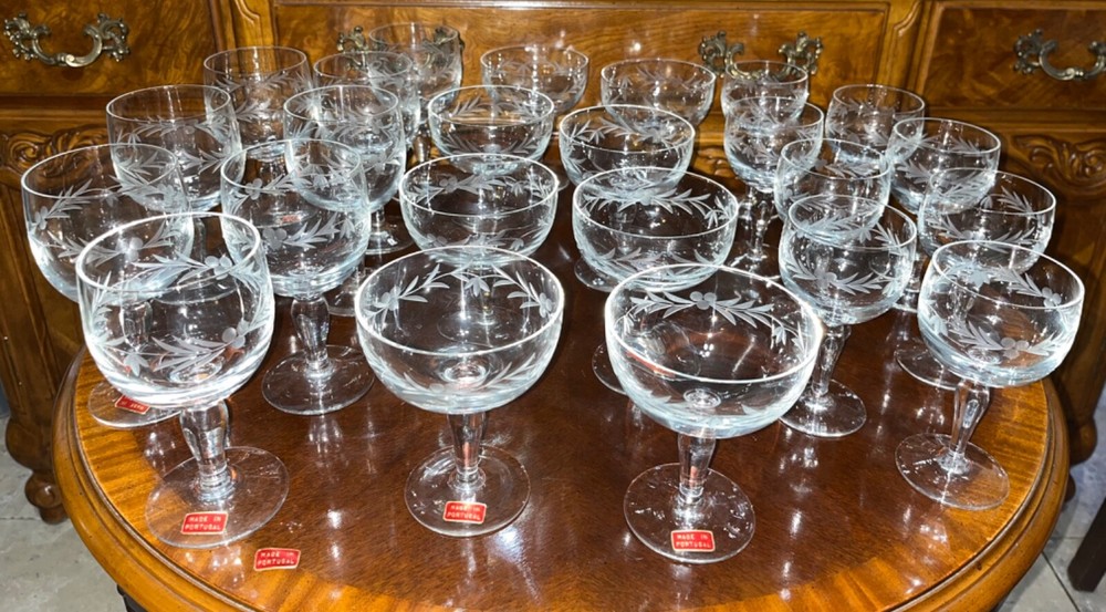 VTG 24 Crystal Glass Set Etched Berry Leaf Wine Goblet Champagne Sherry Portugal