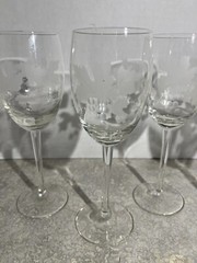 Beautiful Set Of 4 Romanian Aperitif Etched Grape Motif Wine Glasses(66)
