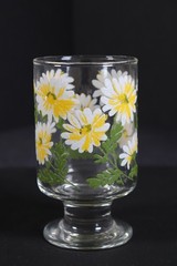 Libbey White Daisy Floral Pedestal Drinking Glass Retro Flower Tumbler NOS