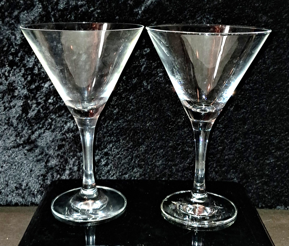 Vintage Pair of Zwiesel Glas 6 5/8″ Crystal Martini Glasses Stamped Pre-Owned