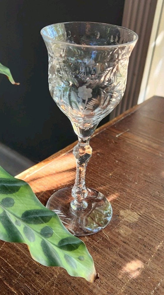 Rock Sharpe Crystal 1024-1 5 7/8″ Wine Glass -2oz Cut Floral Dot & Swag Design