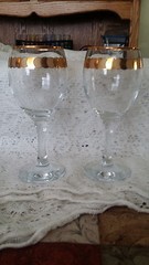 2 Wine Glasses Crystal Clear w/ Gold Trim & Round Gold Design Made in Turkiye