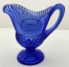 Vtg Avon Fostoria Washington’s Mt. Vernon Virginia Home Blue Glass Creamer 5″