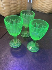 3 Vtg Colonial “Knife & Fork” Green 4-1/2” 3 Oz Tumblers 1934-1936 Uranium