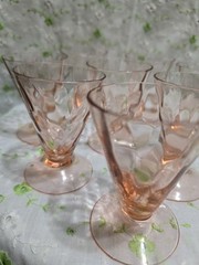 ANTIQUE 8PC CORDIAL/SHOT GLASSES DRAPE/LOOP OPTIC