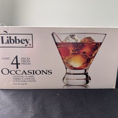 Libbey Glass Set of 4 Cocktail Glasses. 8.25 Oz