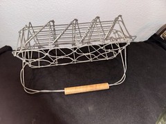 Mid Century Modern Set Of 8 Four Oz Cutting Chai Glasses & Metal Wire Caddy Wood