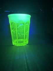 Uranium Tumbler Cherry Pattern L.E. Smith Vtg 8oz 4”Tall 3”across Mosser Glass