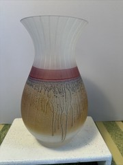 VTG 1970 Rueven Hand Painted Nouveau Art Glass Vase 9.25” Ribbed Hand Fired UP39