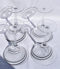 Luigi Bormioli – BLACK SWIRL – (4) MARTINI or COSMOPOLITAN Glasses – 9 oz