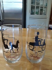 2 VINTAGE ANCHOR HOCKING GLASSES «THE HANSOM» & «GAS BUGGY» B8
