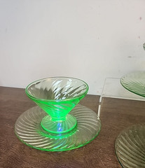 SPIRAL ANCHOR HOCKING GREEN DEPRESSION GLASS EIGHT PIECE SET