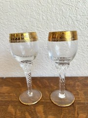 VINTAGE HAND DECORATED SET OF 2 INTERGLASS ITALY CRYSTAL WINE GLASSES GOLD RIM