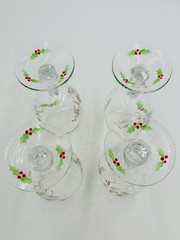 Holiday Holly Berry Wine Glasses Stemware Christmas Floral 7.5″ Goblets Set of 4