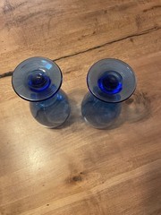 Vtg set of 2 cobalt blue Libbey glass goblets with teardrop stem design