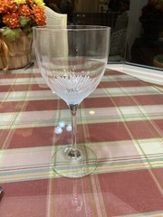 4 Villleroy Boch Flora crystal red wine goblets hand cut. flower in bottom NEW